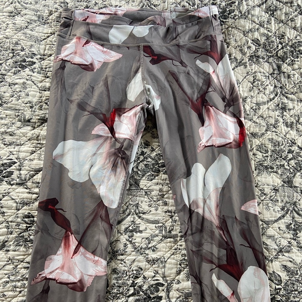 Fabletics size L athletic leggings.